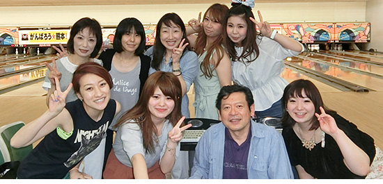 糟屋歯科医師会主催ボーリング大会で記念撮影