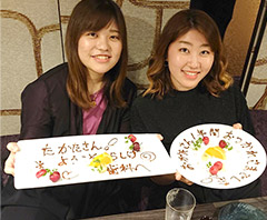 ケーキ入刀 ＆ スタッフみんなで記念撮影
